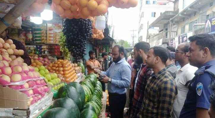 মূল্যতালিকা না রাখায় চন্দনাইশে ৪ দোকানিকে জরিমানা